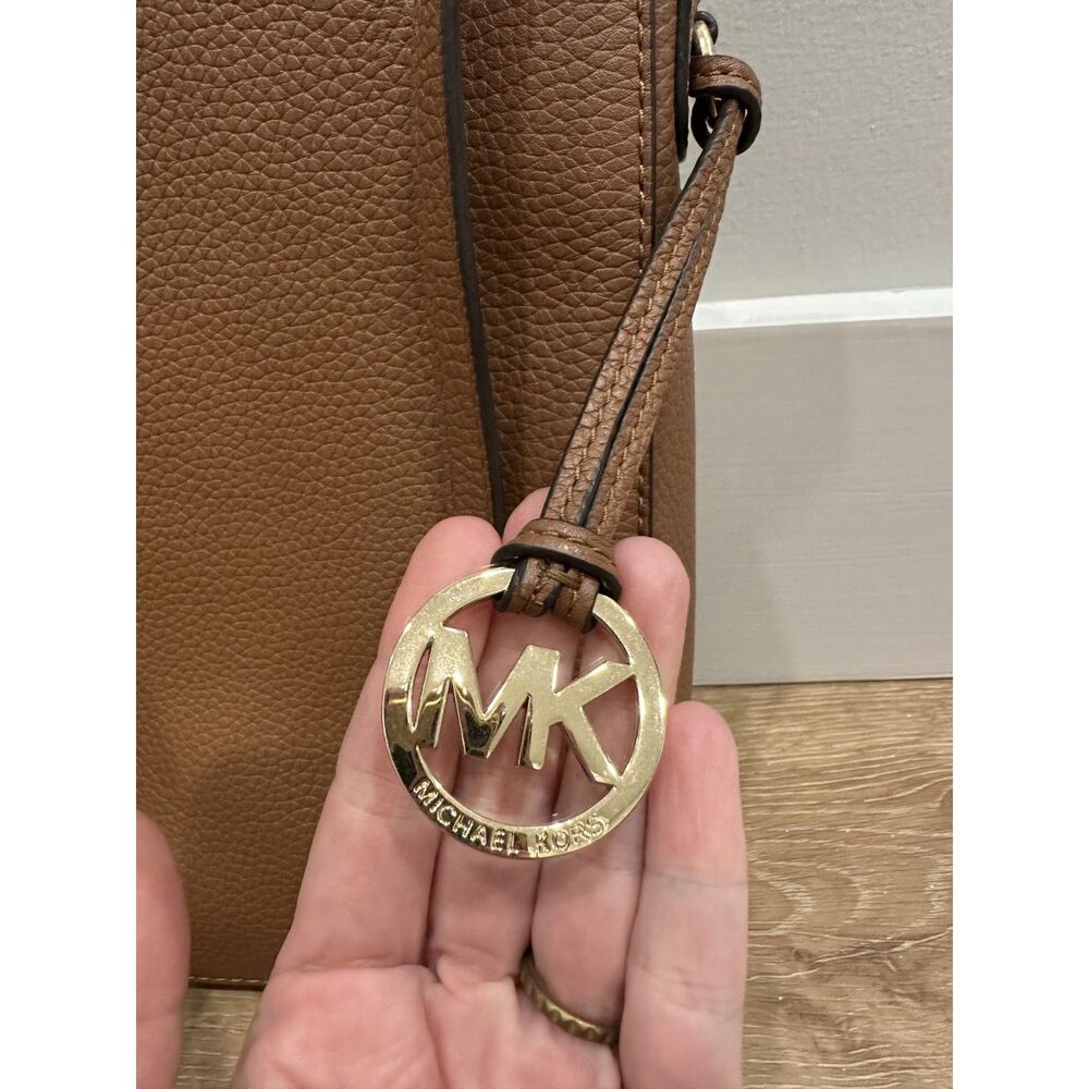 Michael Kors Camel Brown Pebbled Leather Crossbody Purse Handbag EUC! - Picture 6 of 16
